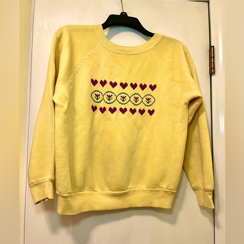 Vintage Sweatshirt with hand embroidery cross stitch heart Flowers Size Small